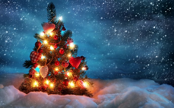 Snowing heavily over the Christmas tree - HD wallpaper