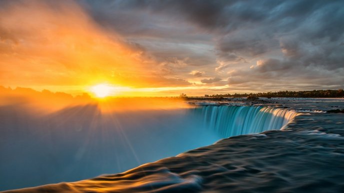 Sunrise over the Niagara Falls - Fantastic moment