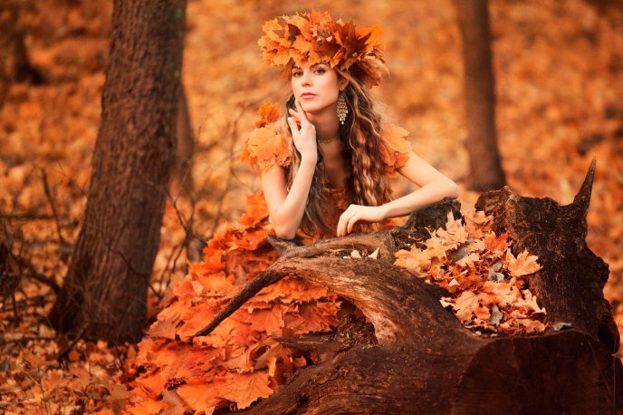 Queen of Autumn season - wonderful dress made from leaves