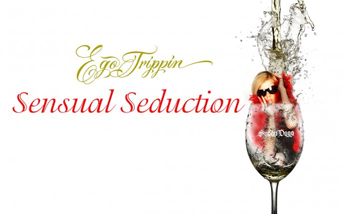 Sensual seduction - girl in a glass of wine HD wallpaper