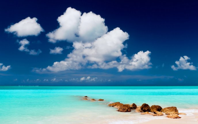 Blue water and blue sky - beautiful hd landscape