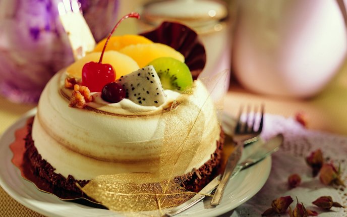 Sweet creamy cake with fruit - delicious moment