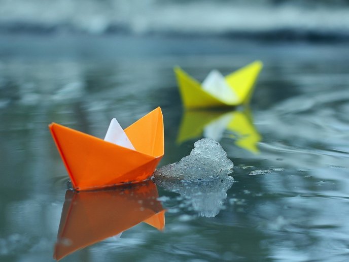 Paper boat - funny race