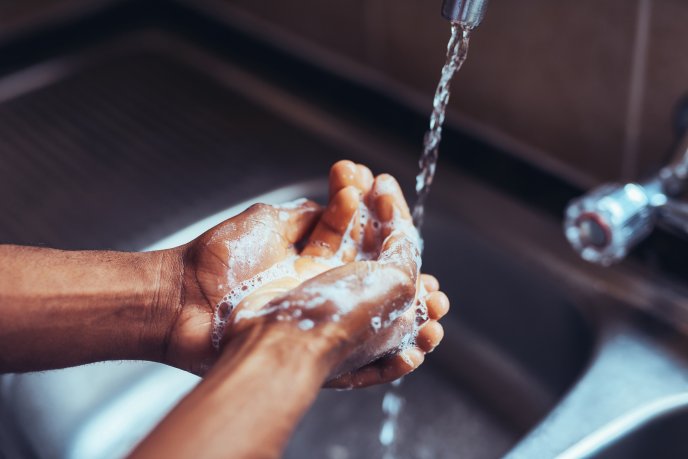 Learn how to wash your hands correct - use soap and water