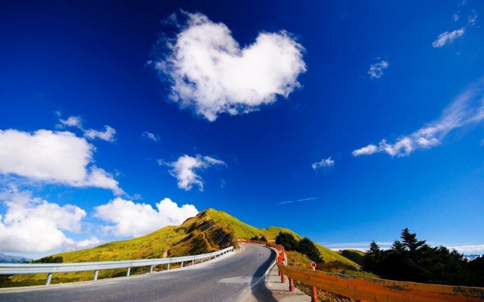 Love on the sky - Beautiful heart cloud shape