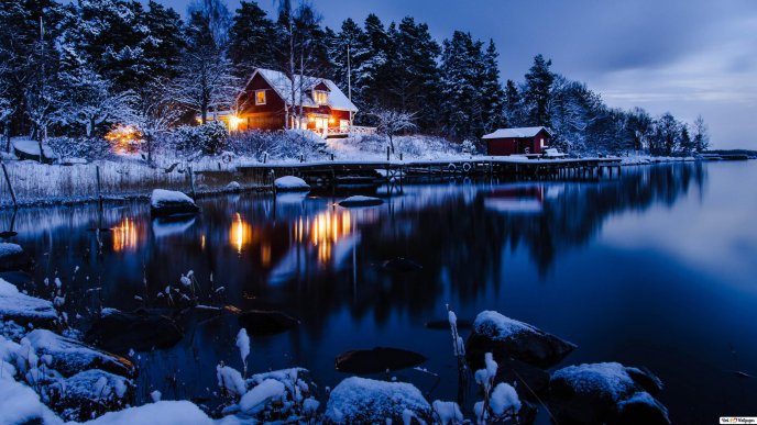 Wooden cottage near the lake - HD winter wallpaper